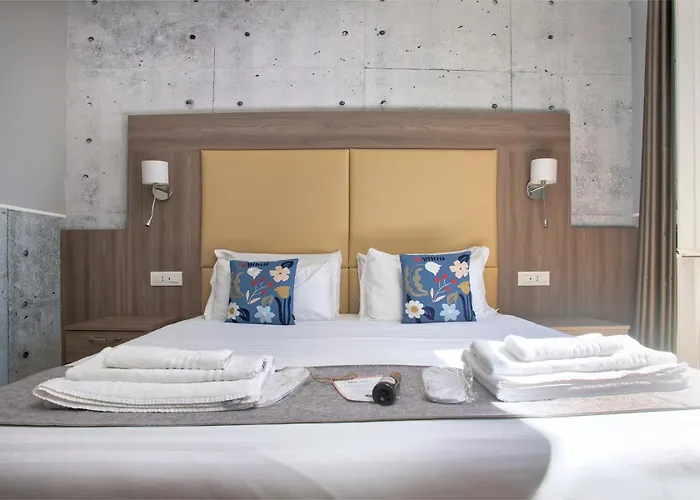 Bramble Luxury Roma